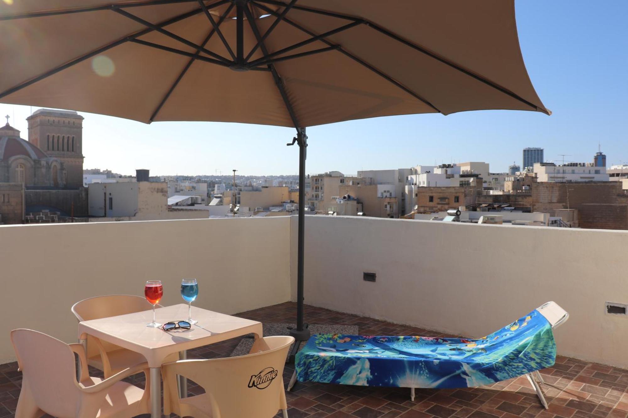 Апартаменты St Julians Sliema Penthouse 3 Minutes Walk From Seafront Экстерьер фото