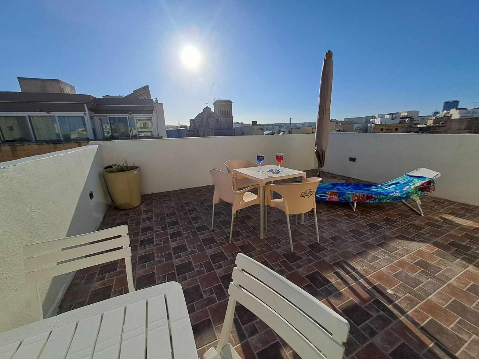 Апартаменты St Julians Sliema Penthouse 3 Minutes Walk From Seafront Экстерьер фото