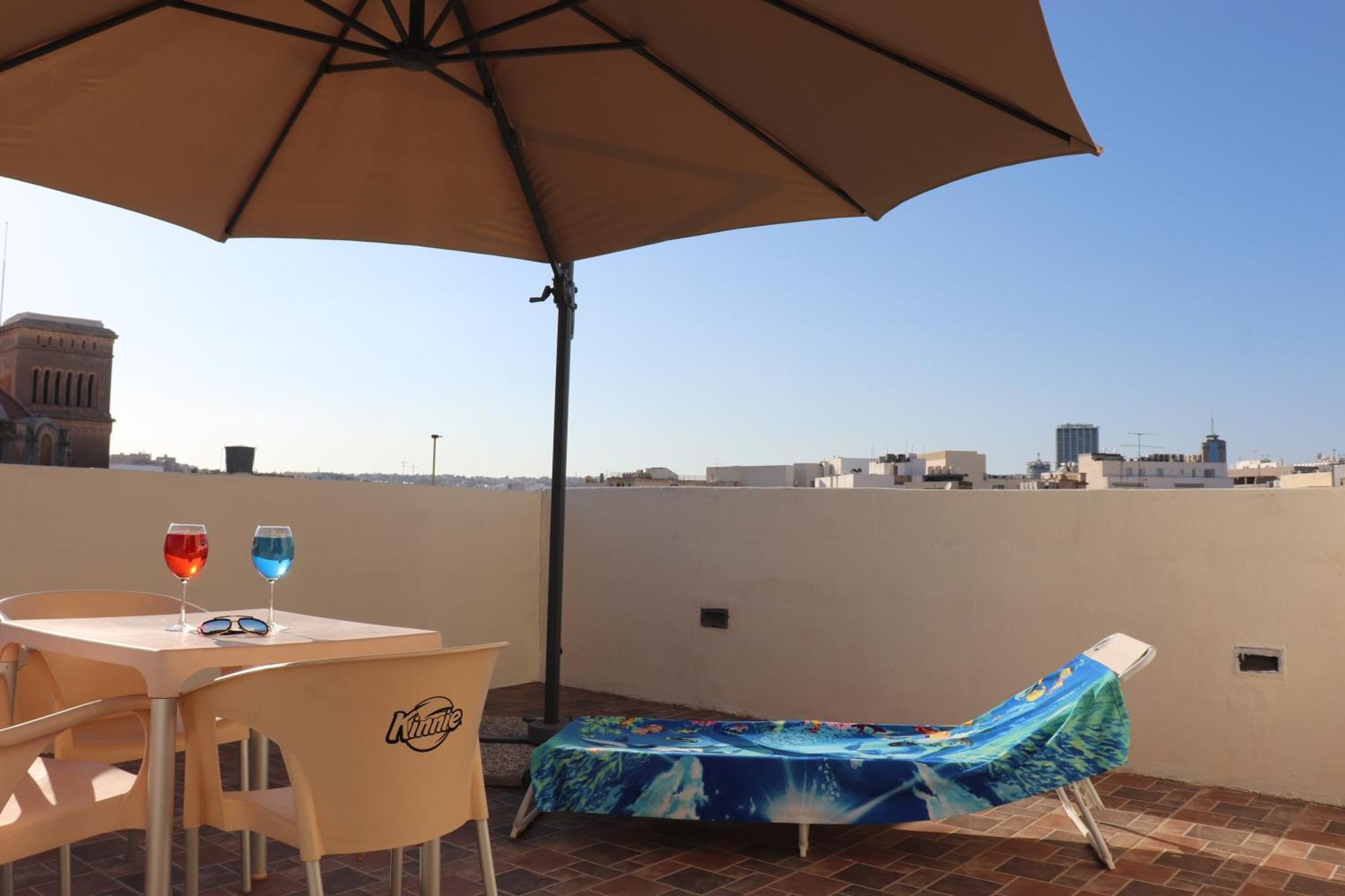 Апартаменты St Julians Sliema Penthouse 3 Minutes Walk From Seafront Экстерьер фото